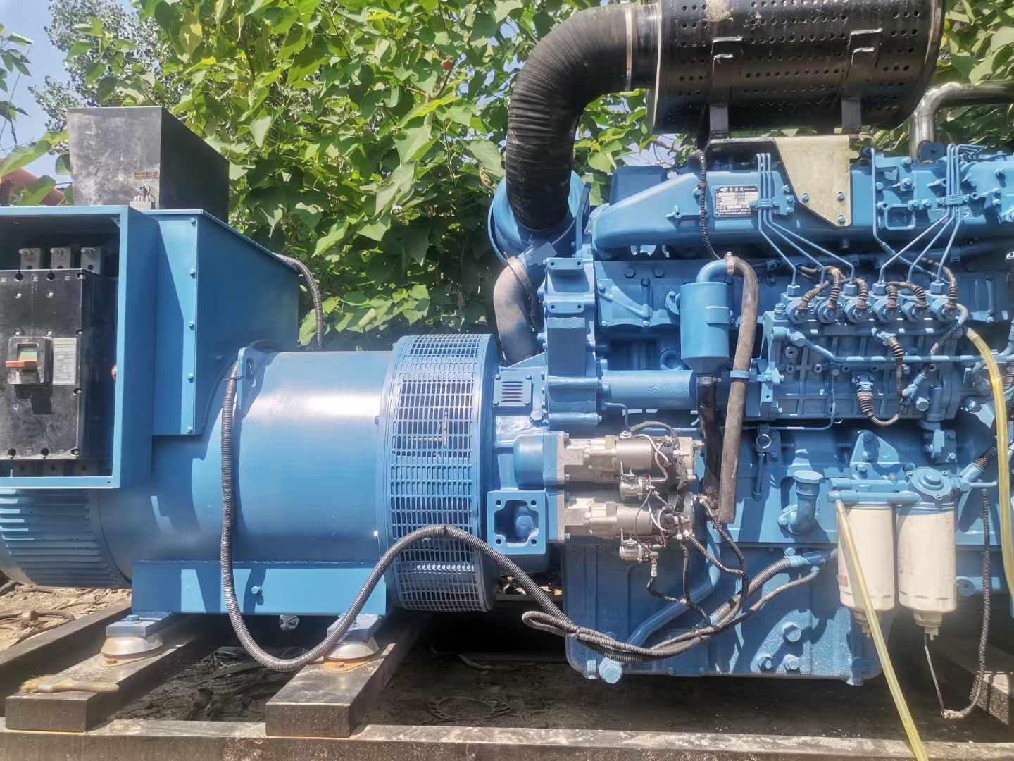都兰详细说明降低 800kW 柴油发电机输出电流波动的方法
